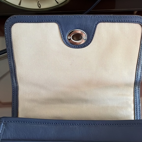 NWOT Coach midsized bag with removable tassel. Navy Citrine Leather shoulder bag - Picture 16 of 16